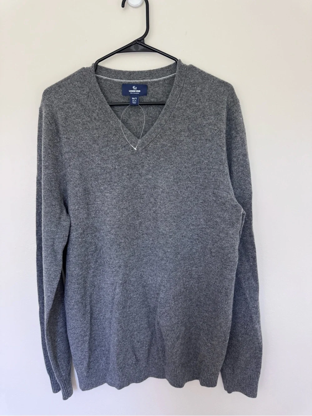 Lands End Men’s V-Neck Cashmere Sweater Charcoal Heather size Medium Tall NWOT